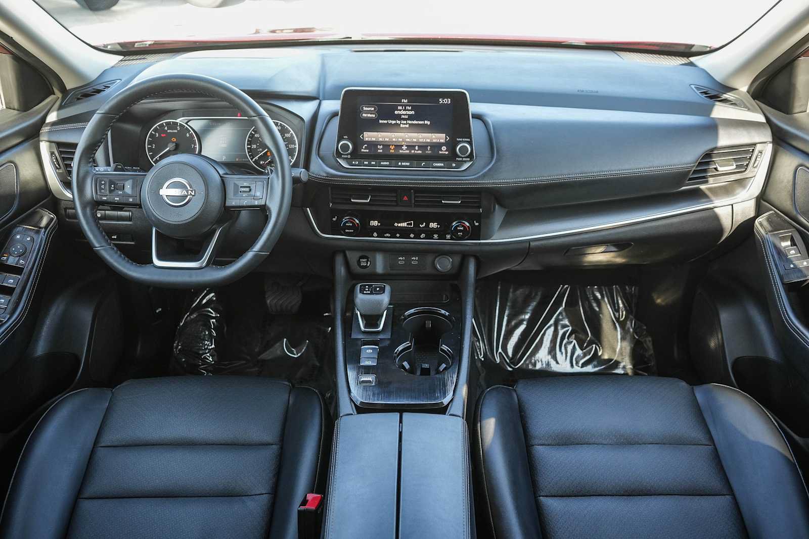 Used 2024 Nissan Rogue SV w/ SV Premium Package FWD image 12