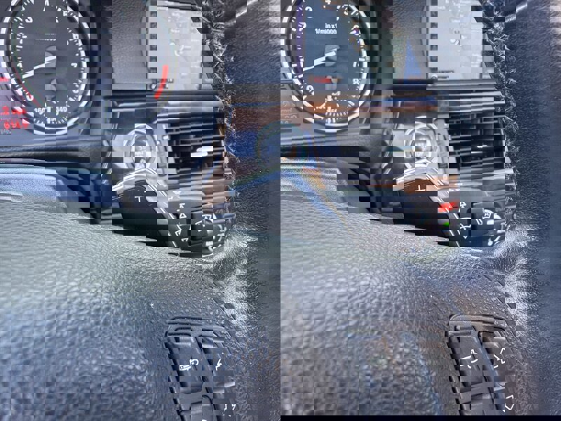 Used 2011 BMW 335i Convertible image 33