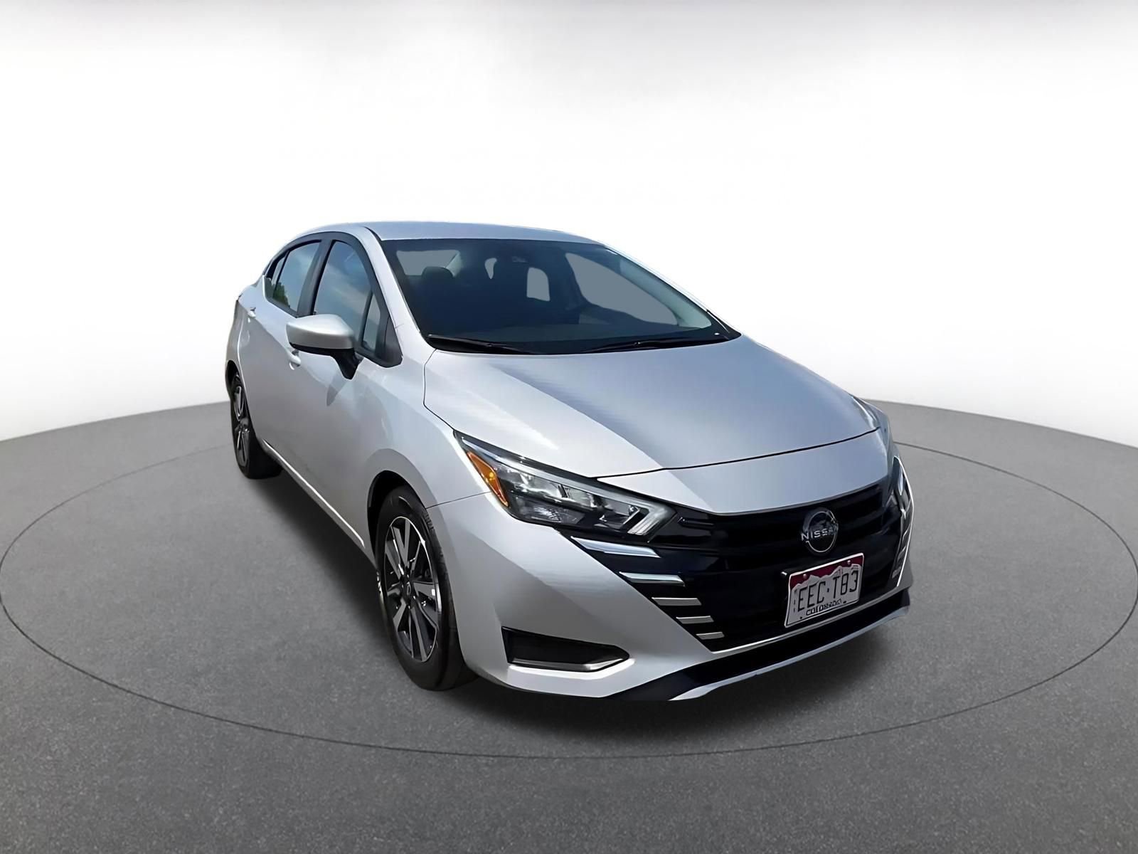 Used 2025 Nissan Versa SV FWD image 3