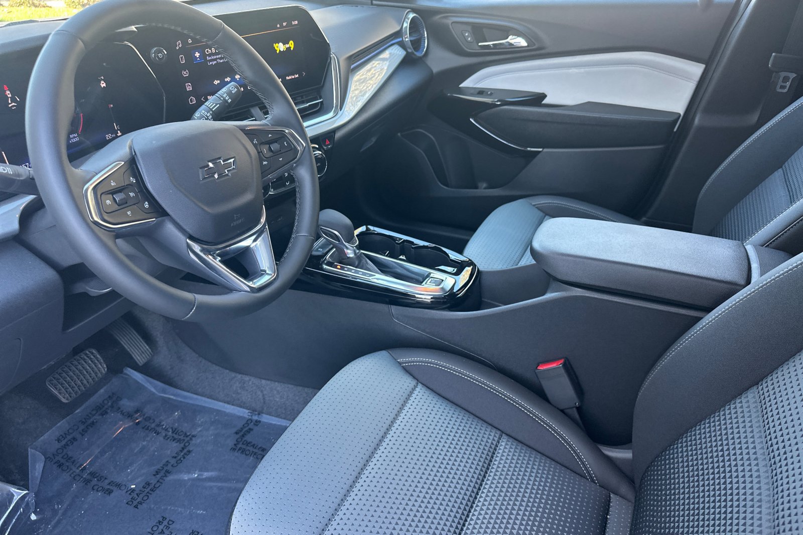 New 2026 Chevrolet Trax LT w/ Driver Confidence Package FWD image 7