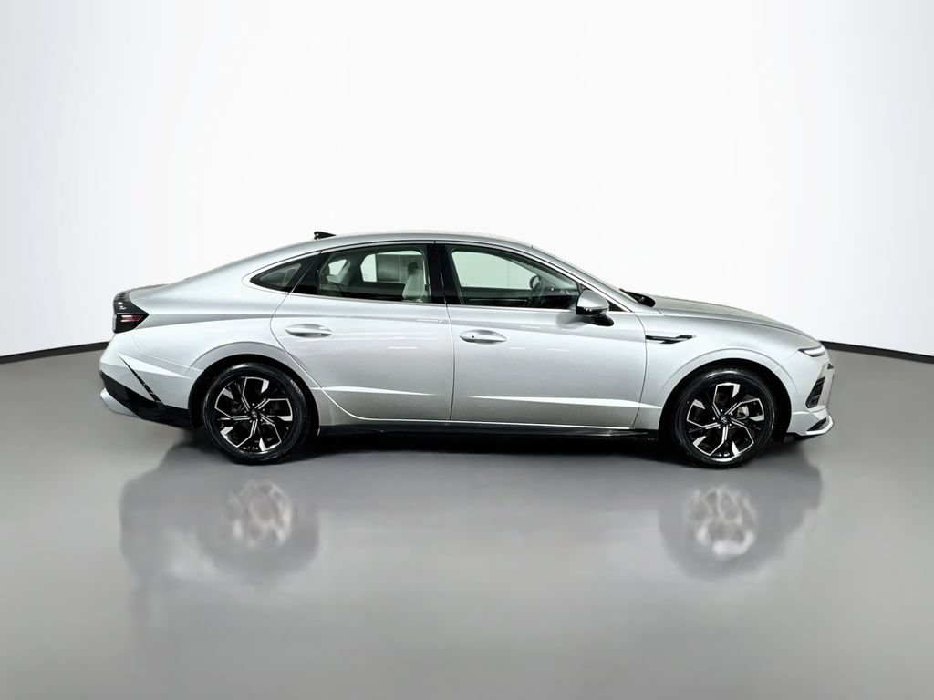Used 2024 Hyundai Sonata SEL FWD image 9