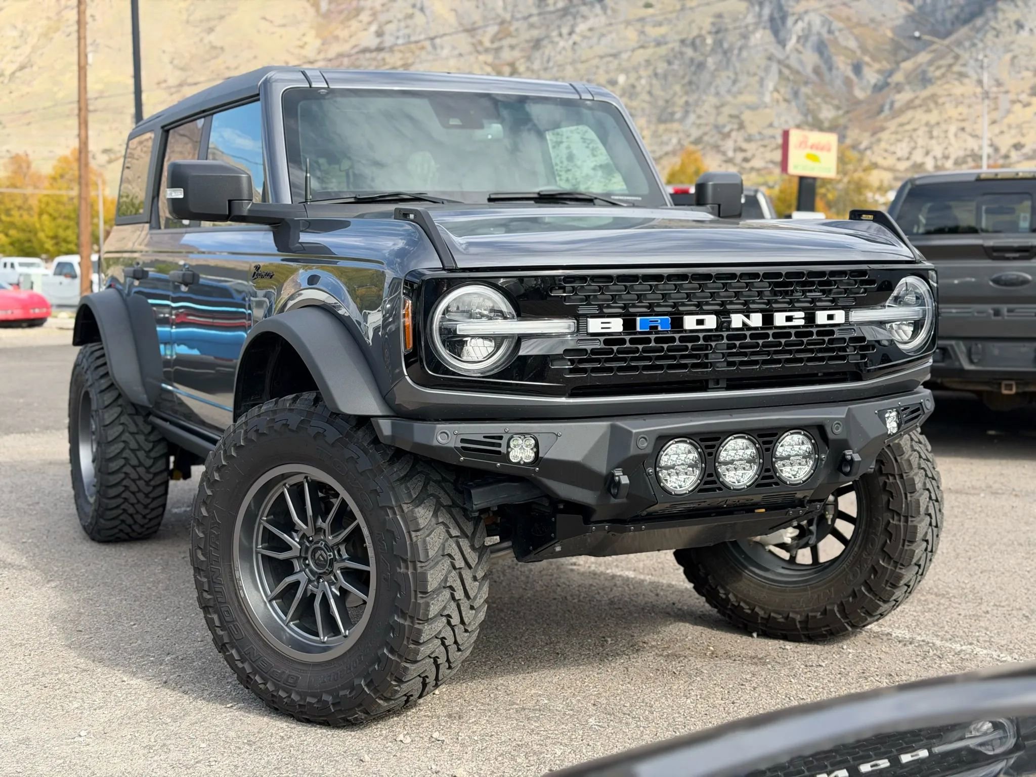 Used 2022 Ford Bronco Wildtrak image 1