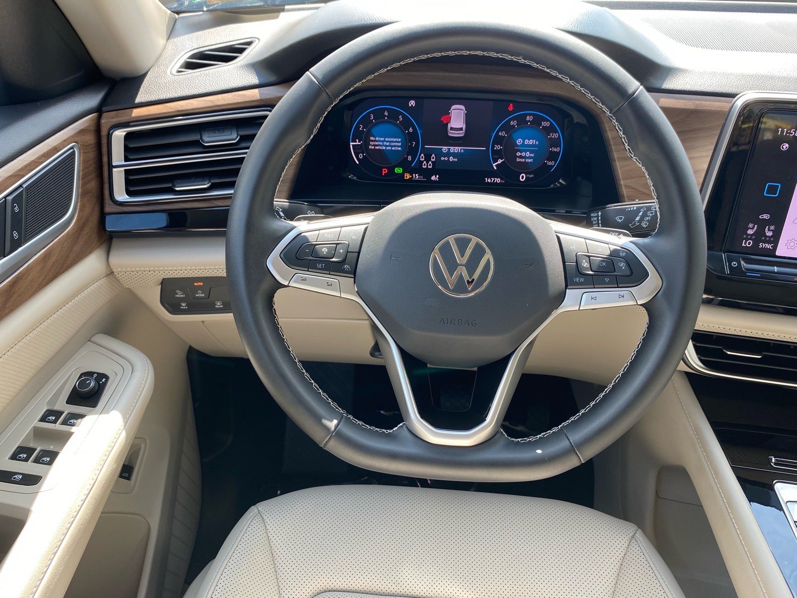 Certified 2026 Volkswagen Atlas SE w/ Panoramic Sunroof Package FWD image 5