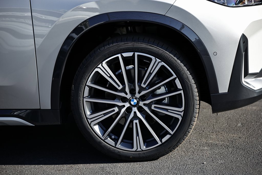 New 2025 BMW X1 xDrive28i w/ Technology Package image 3