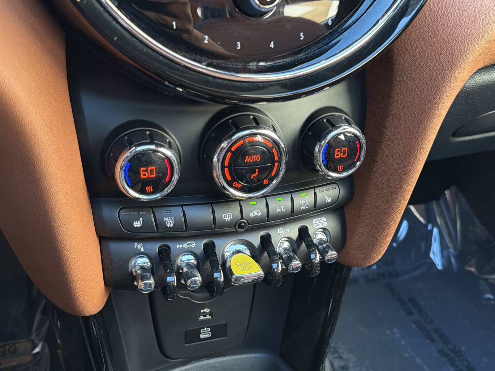 Certified 2024 MINI Cooper SE FWD image 18