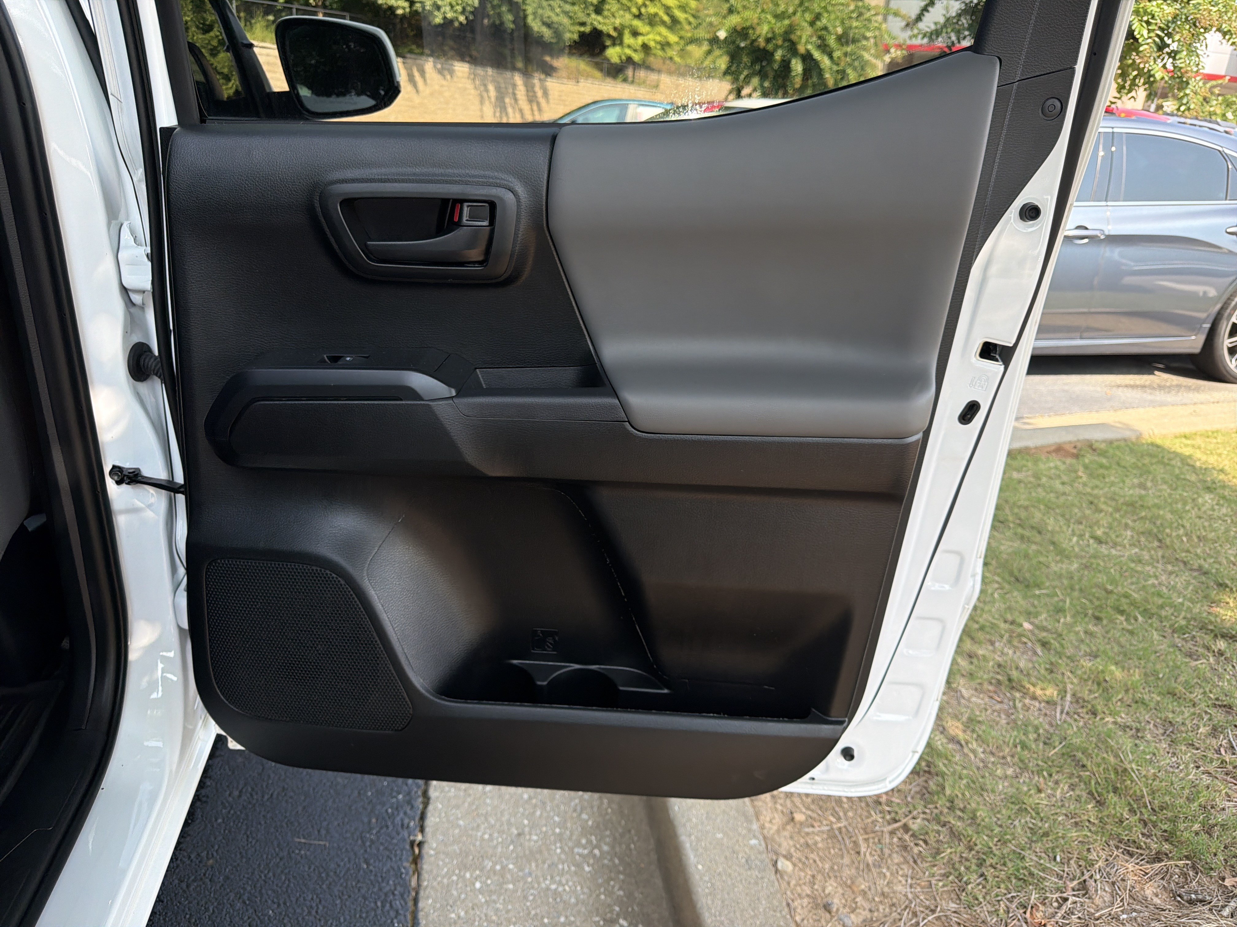 Used 2023 Toyota Tacoma SR AWD/4WD image 16