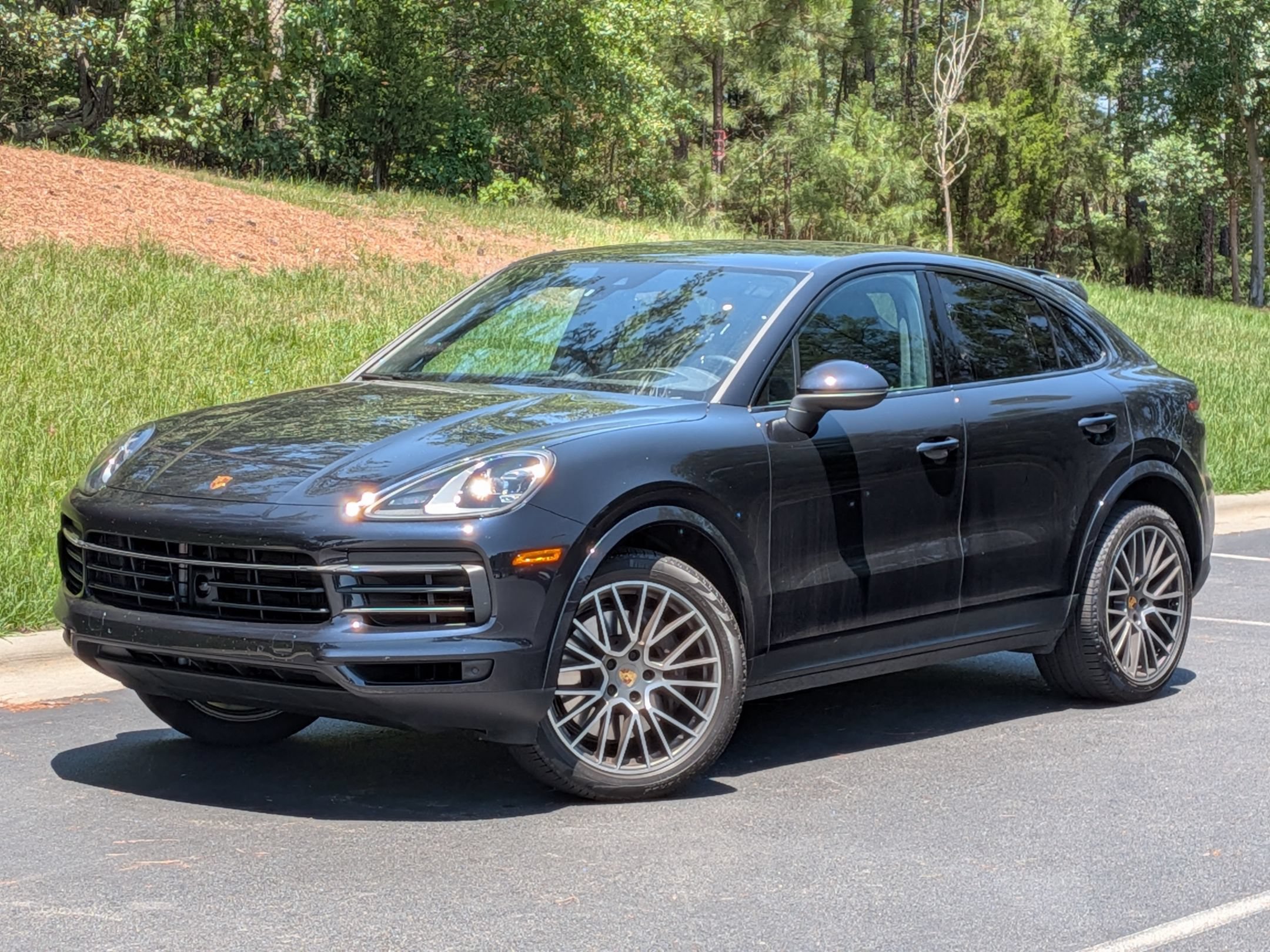 Certified 2023 Porsche Cayenne Platinum Edition AWD/4WD image 1