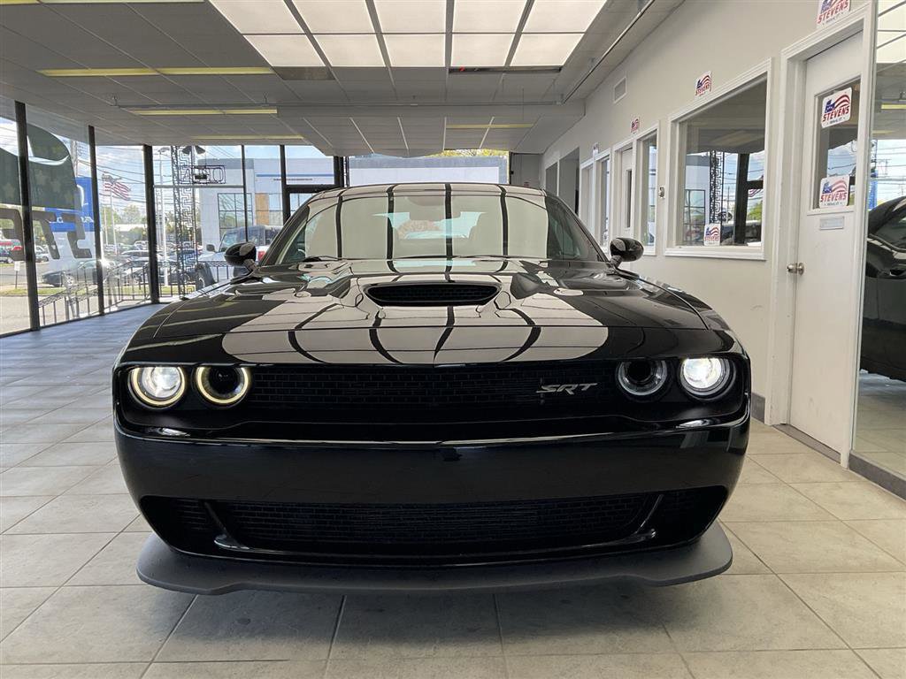 Used 2016 Dodge Challenger SRT Hellcat RWD image 2