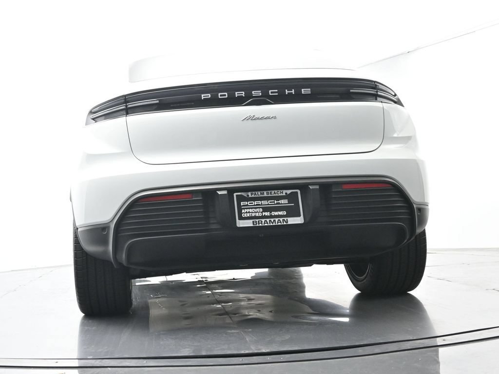 Certified 2025 Porsche Macan Electric RWD image 50