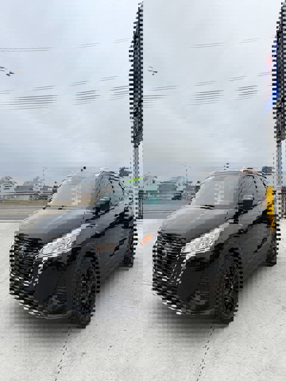 Used 2022 Nissan Kicks SV FWD image 3