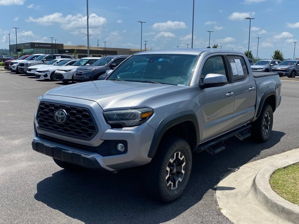 Used 2020 Toyota Tacoma TRD Off-Road w/ Technology Package RWD image 3