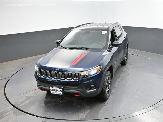 New 2026 Jeep Compass Trailhawk w/ Trailer Tow Group AWD/4WD image 36