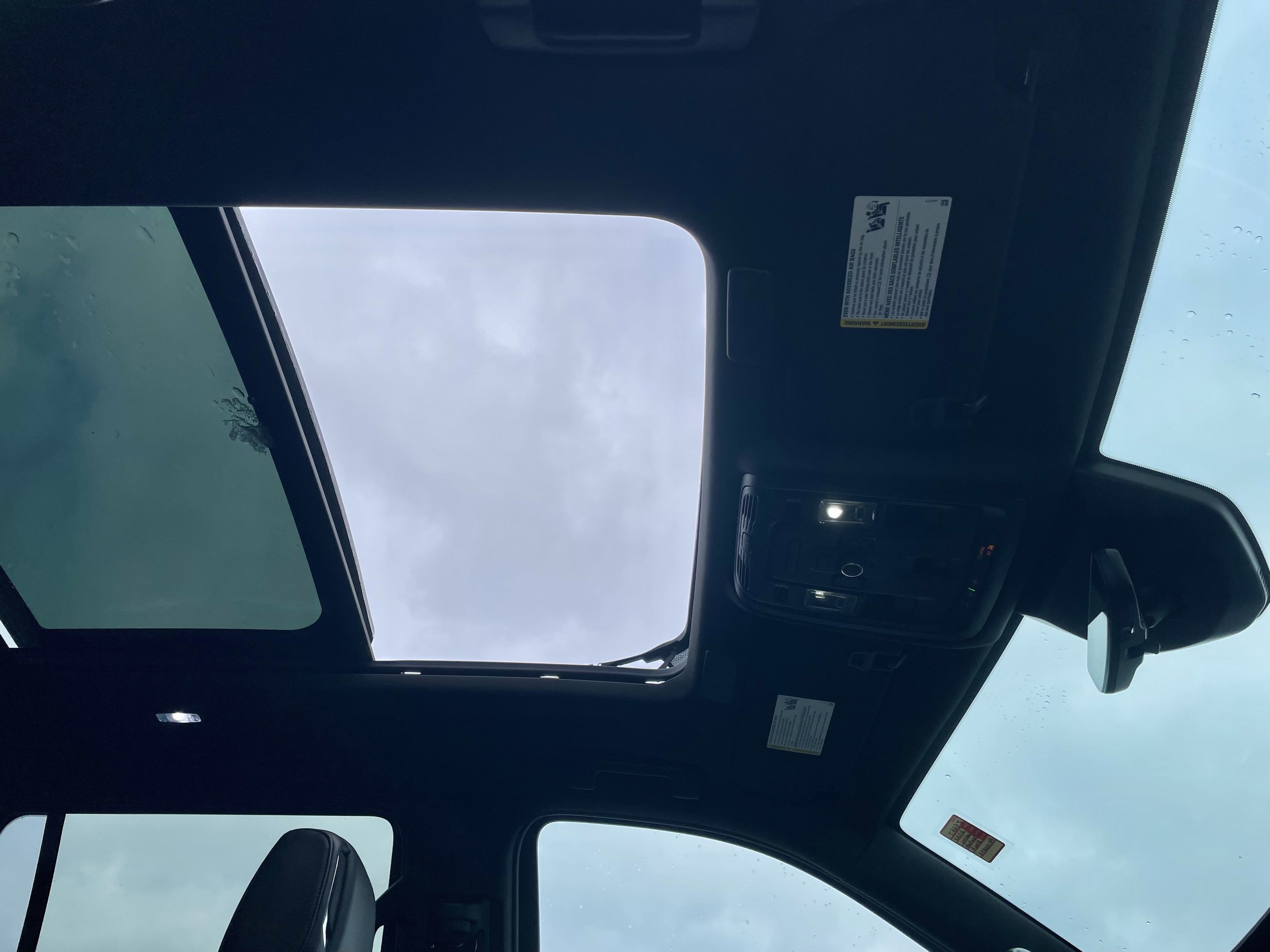 Used 2023 Cadillac Escalade Premium Luxury image 17