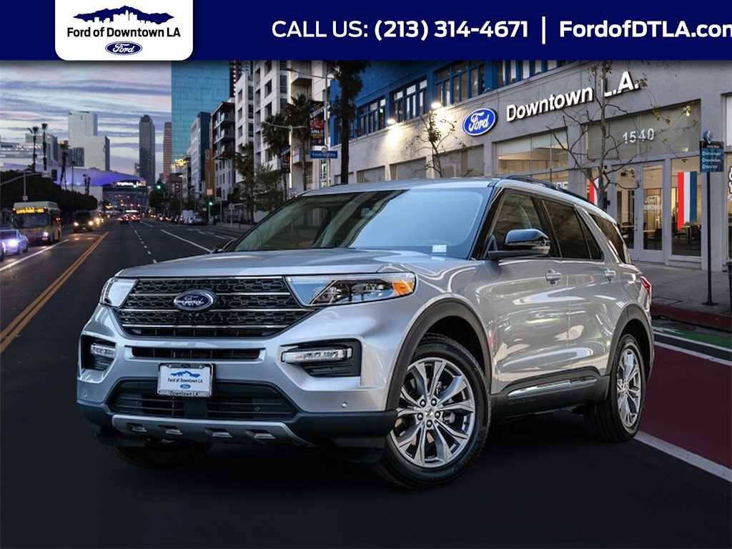 New 2024 Ford Explorer XLT w/ Equipment Group 202A
