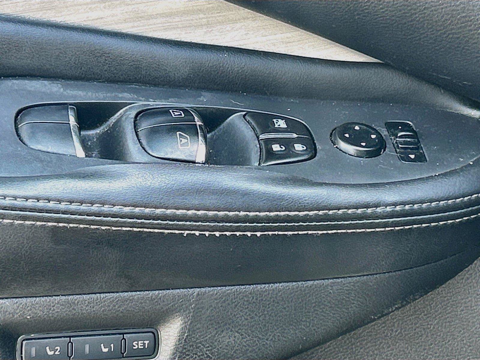 Used 2015 Nissan Murano Platinum w/ Platinum Technology Package FWD image 24