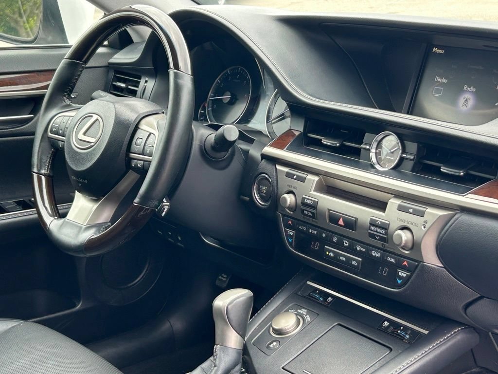 Used 2017 Lexus ES 350 w/ Premium Package FWD image 25