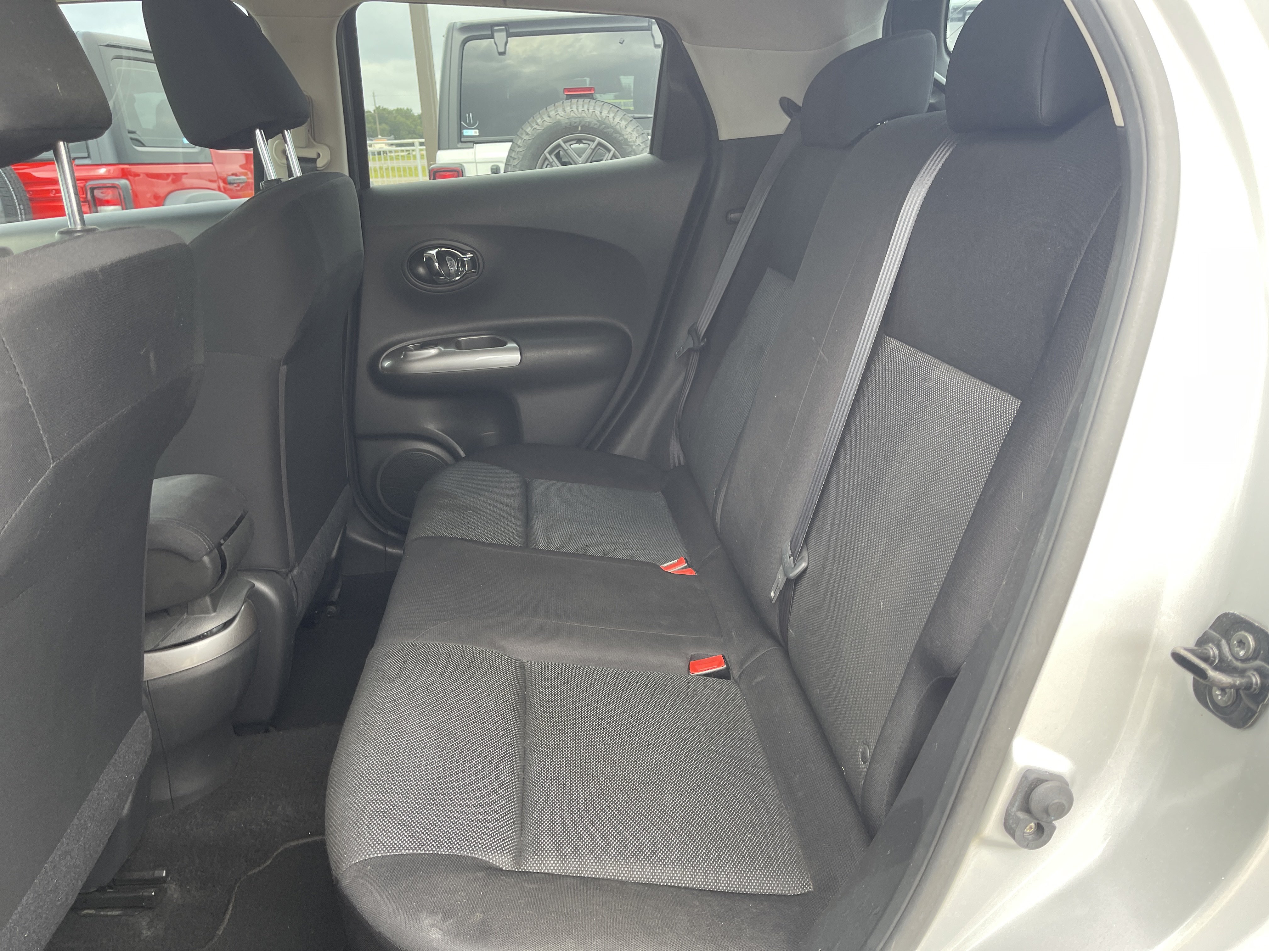 Used 2013 Nissan Juke S FWD image 35