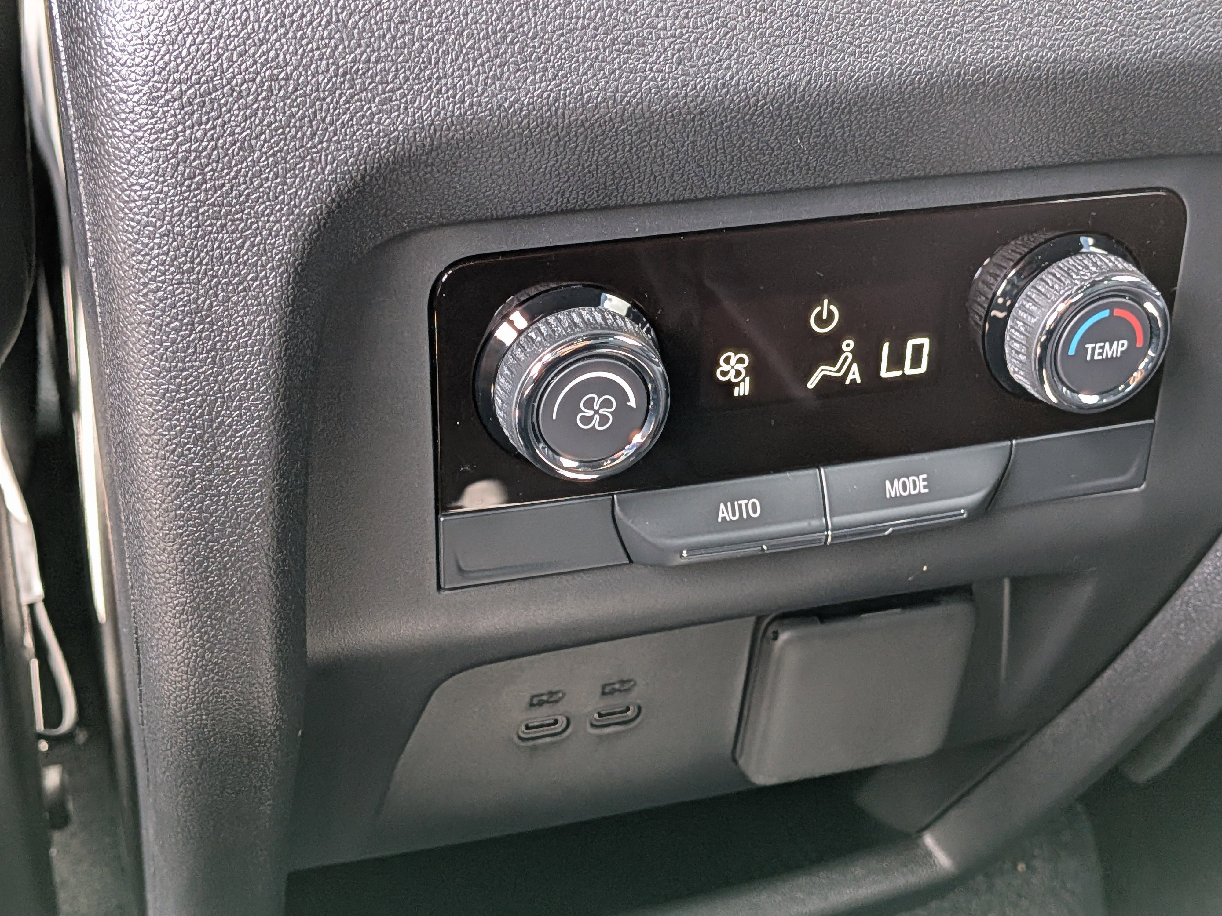 Used 2025 Chevrolet Traverse Z71 w/ Driver Confidence Package AWD/4WD image 16