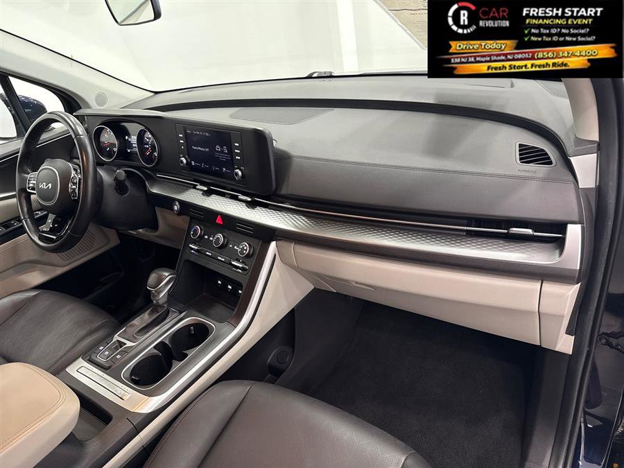 Used 2024 Kia Carnival LX image 68