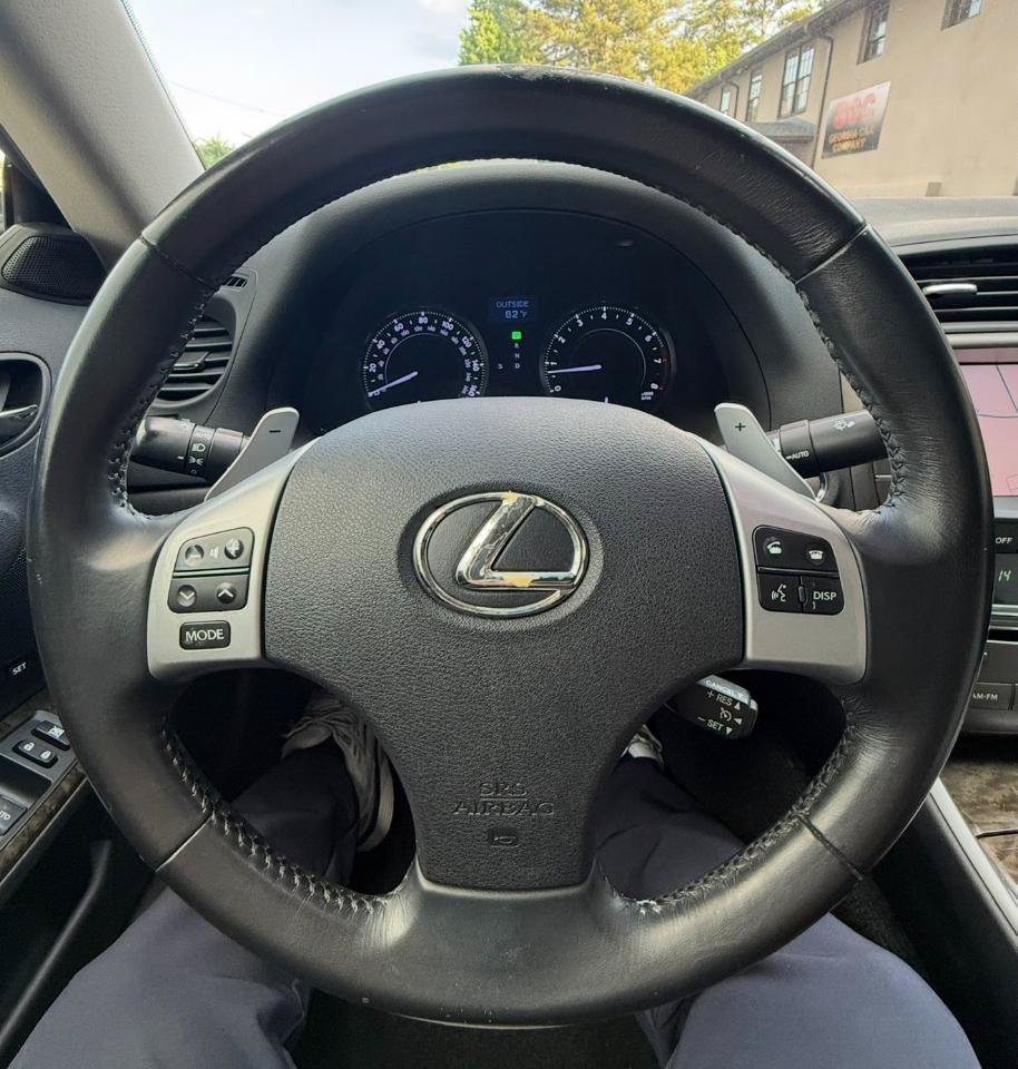 Used 2011 Lexus IS 350C w/ Luxury Pkg RWD image 15