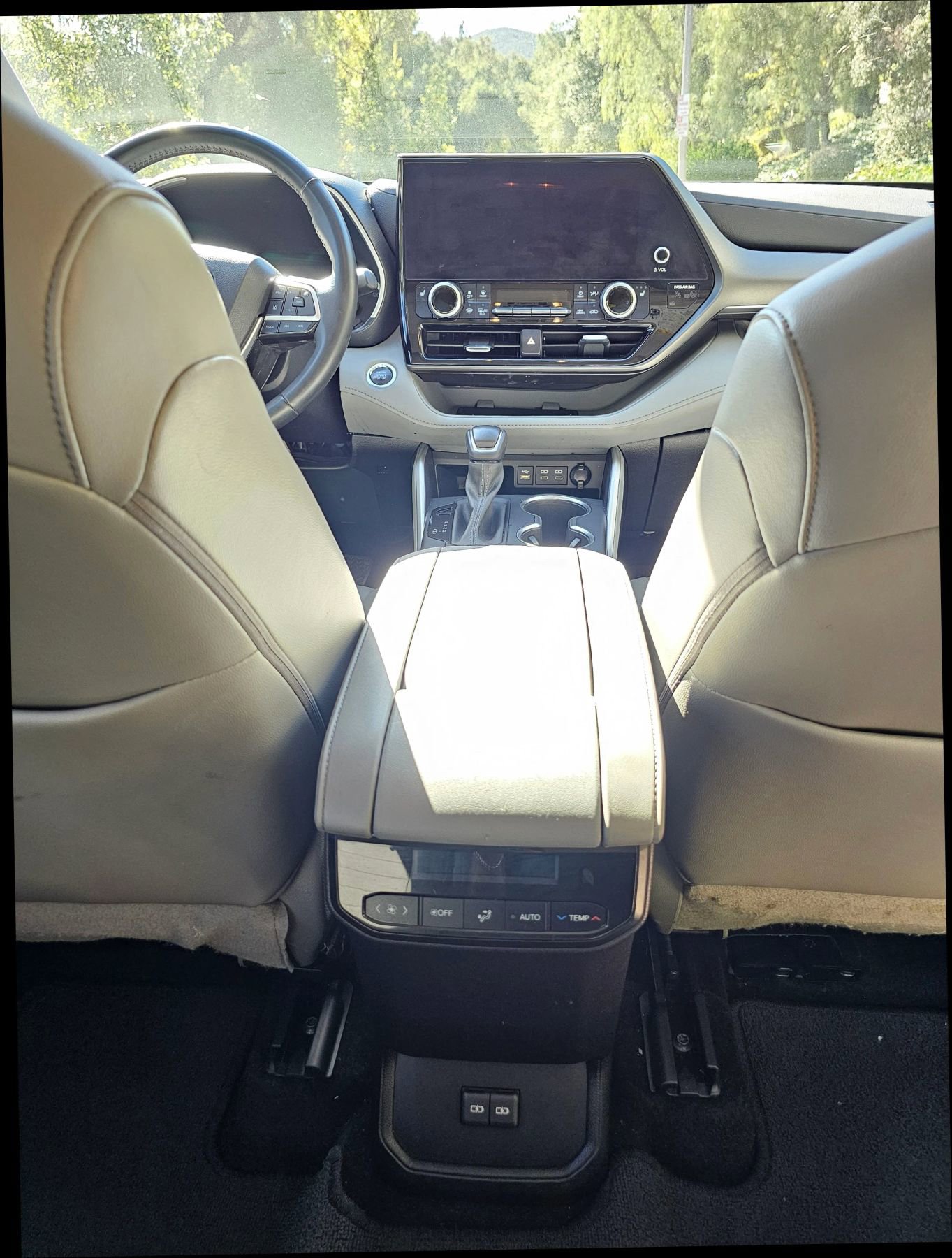 Used 2023 Toyota Highlander XLE image 38