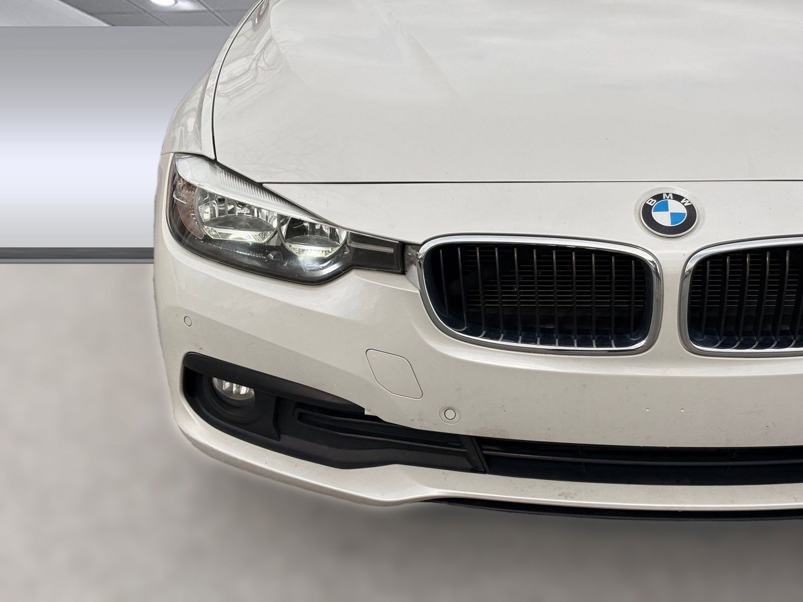 Used 2017 BMW 320i Sedan image 11