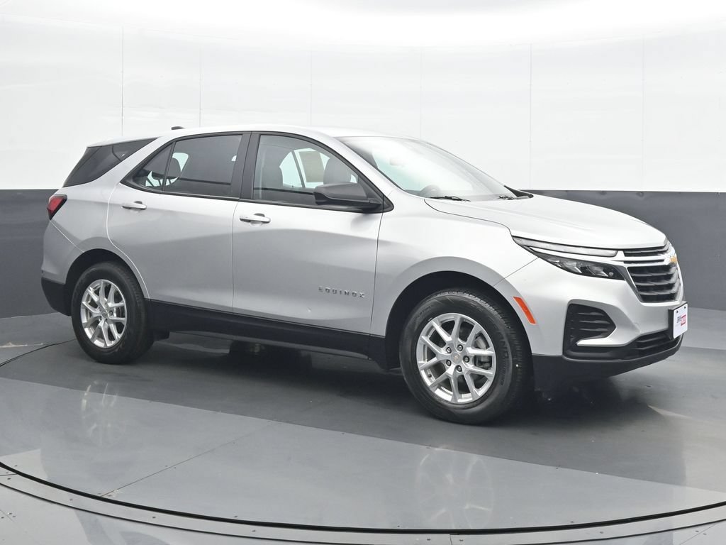 Used 2022 Chevrolet Equinox LS AWD/4WD image 8