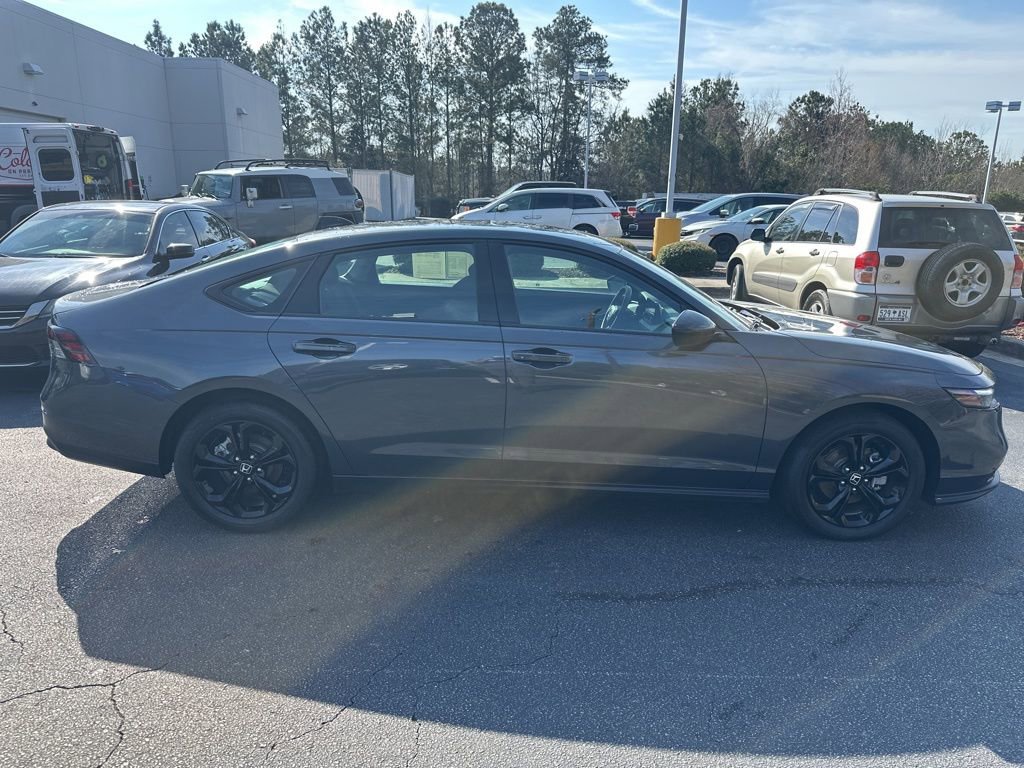 Certified 2025 Honda Accord SE image 2