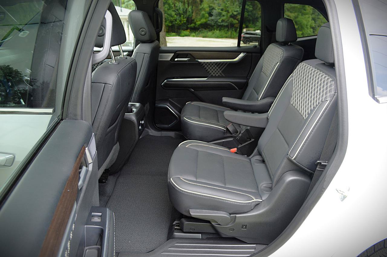 Used 2024 GMC Acadia Denali w/ Super Cruise Package AWD/4WD image 14