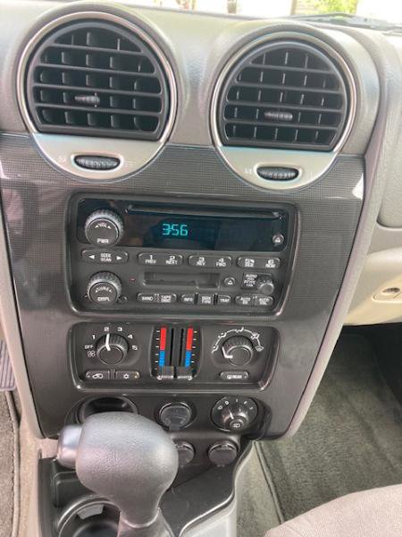 Used 2004 GMC Envoy SLE w/ Preferred Equipment Group image 28