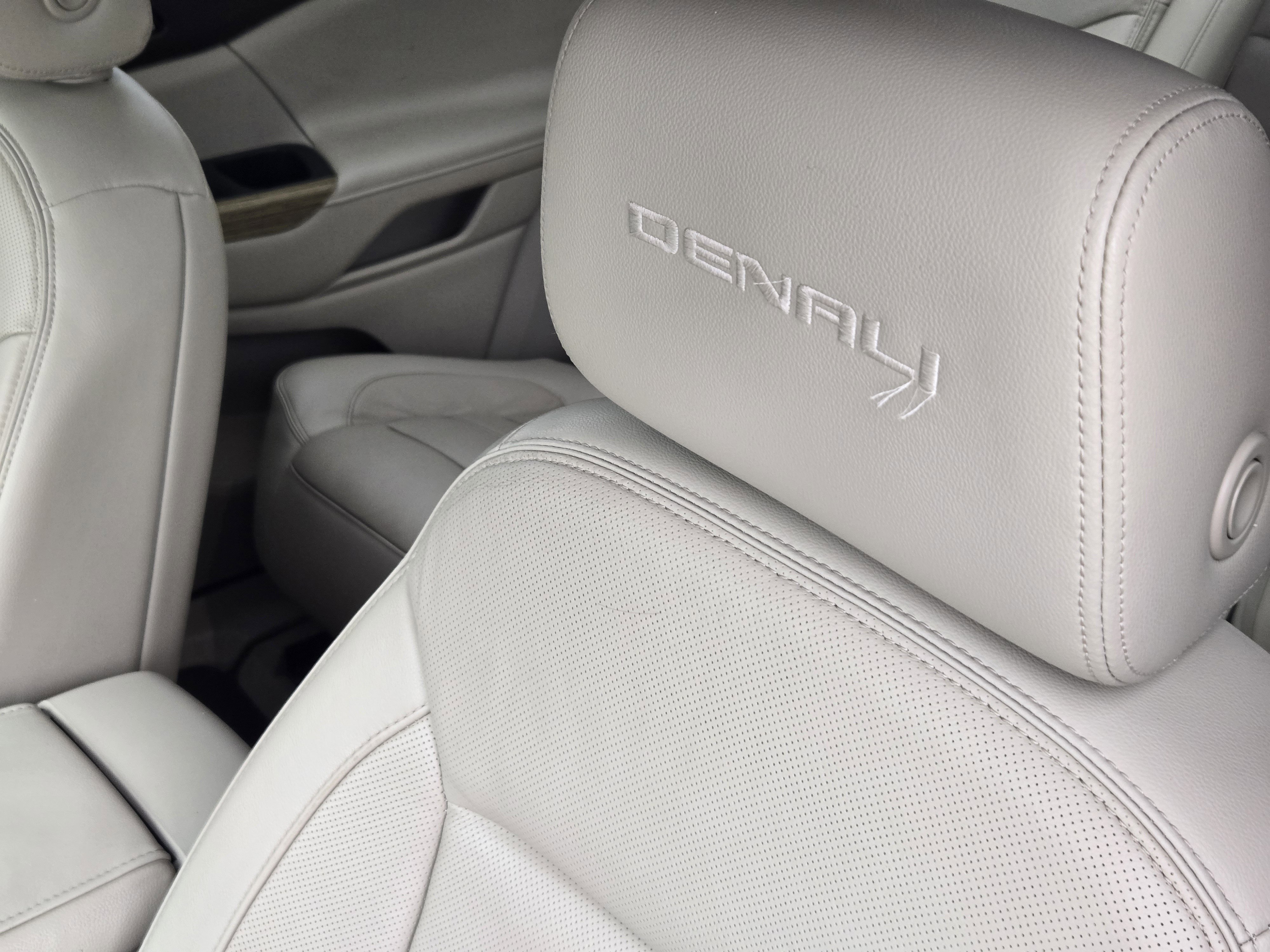 Used 2017 GMC Acadia Denali w/ Technology Package image 19