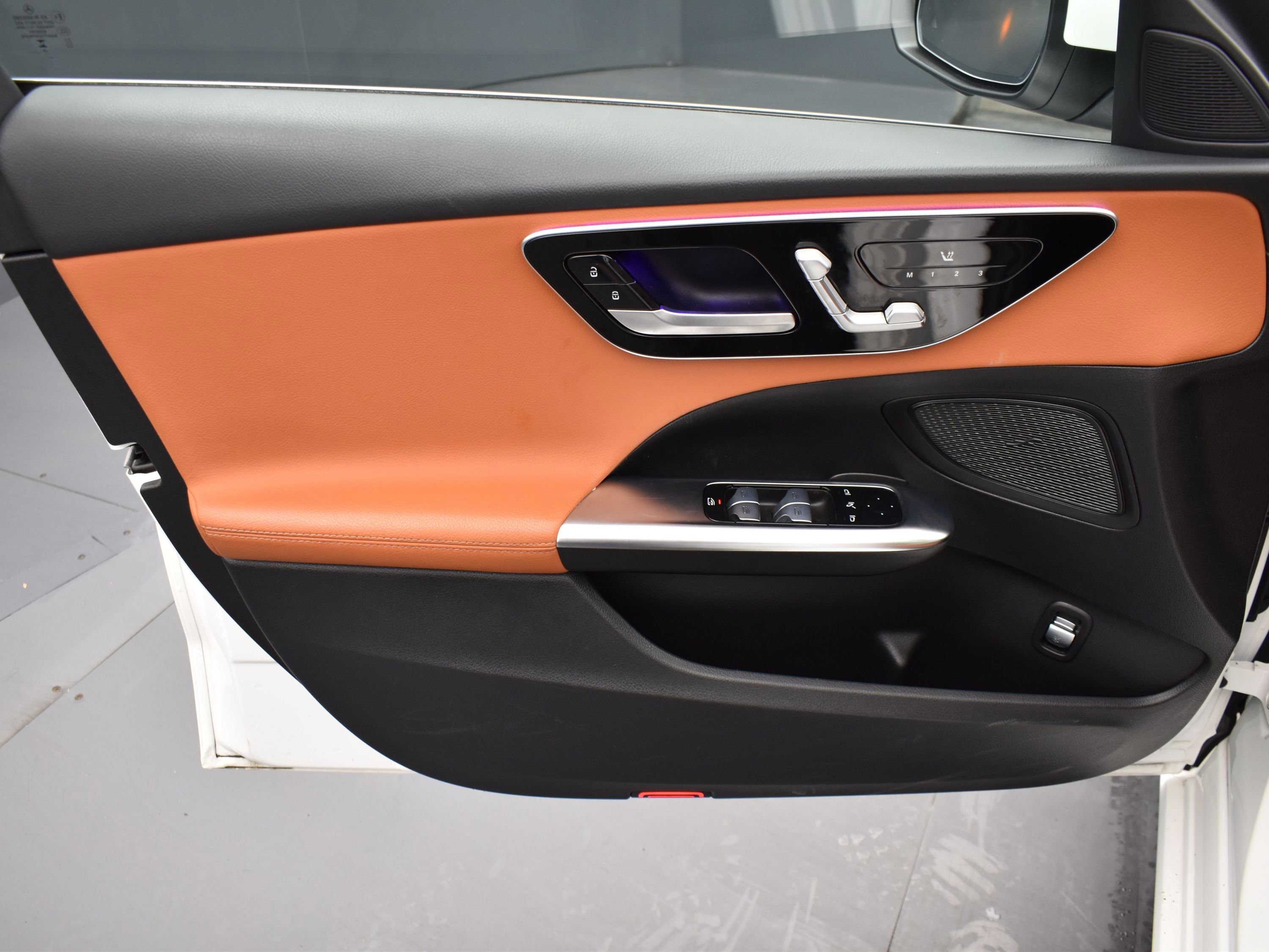 Used 2025 Mercedes-Benz C 300 4MATIC Sedan image 9