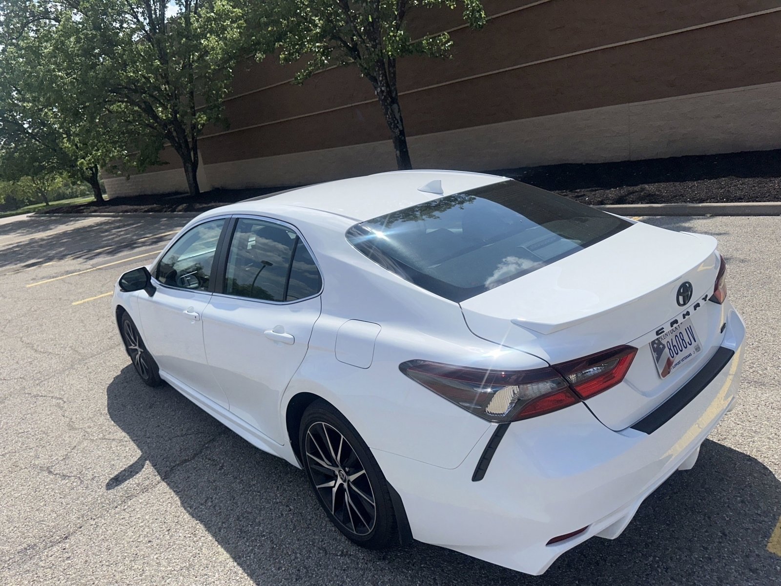 Used 2024 Toyota Camry SE w/ Cold Weather Package FWD image 19