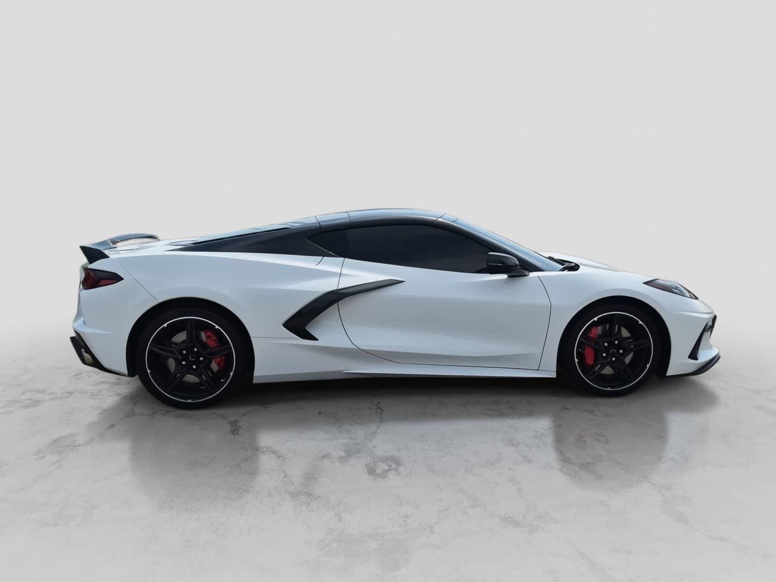 Used 2020 Chevrolet Corvette Stingray Coupe w/ Z51 Performance Package RWD image 9