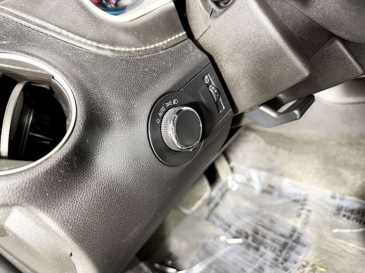 Used 2014 Chevrolet Camaro LS RWD image 28