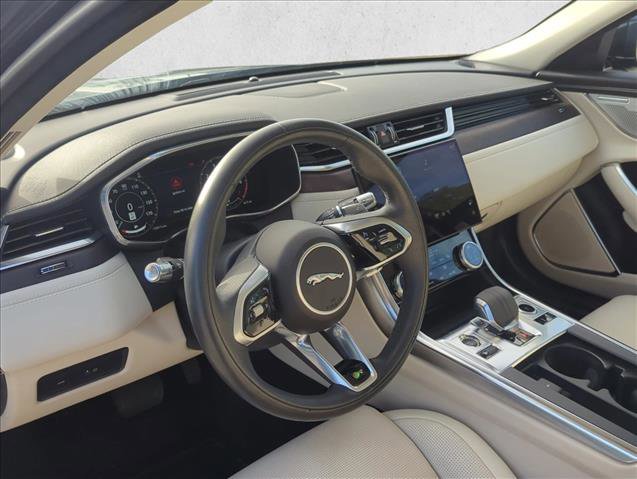 Used 2021 Jaguar XF R-Dynamic SE image 12