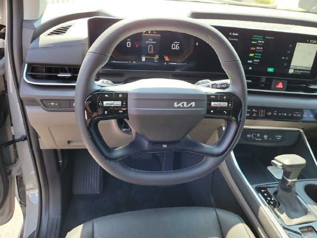New 2027 Kia Carnival EX FWD image 29
