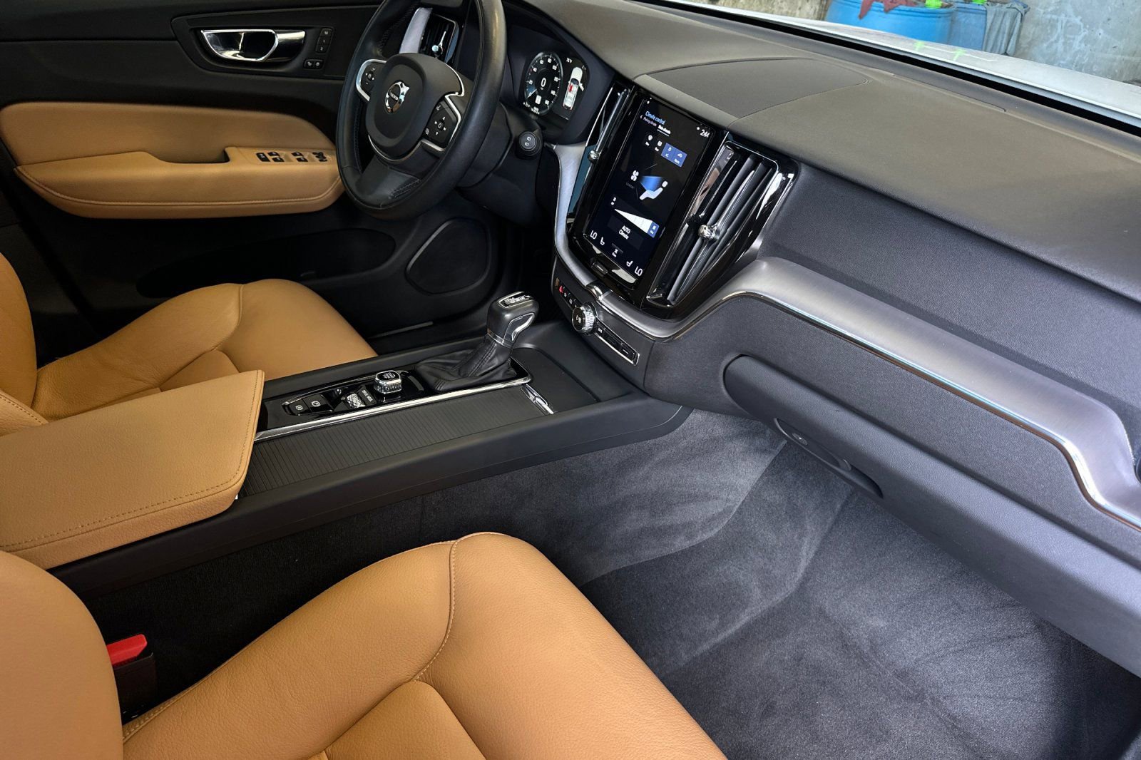 Used 2020 Volvo XC60 T5 Momentum w/ Protection Package Premier FWD image 16