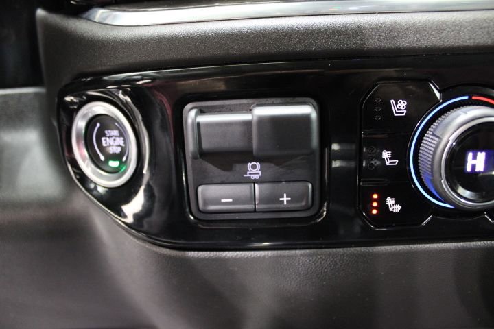 Used 2025 Chevrolet Silverado 1500 LTZ AWD/4WD image 46
