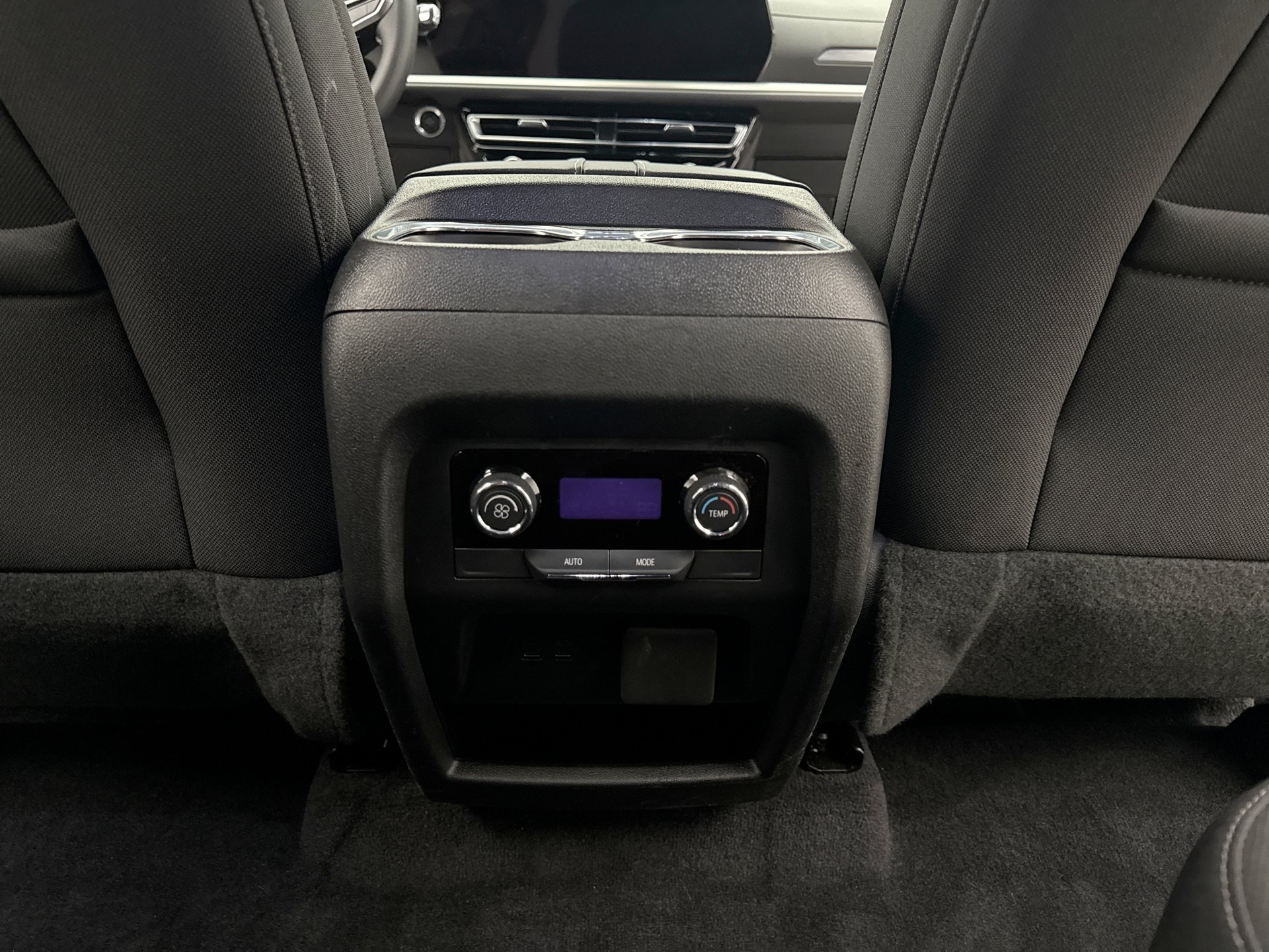 Used 2025 Chevrolet Traverse LT w/ Driver Confidence Package FWD image 19