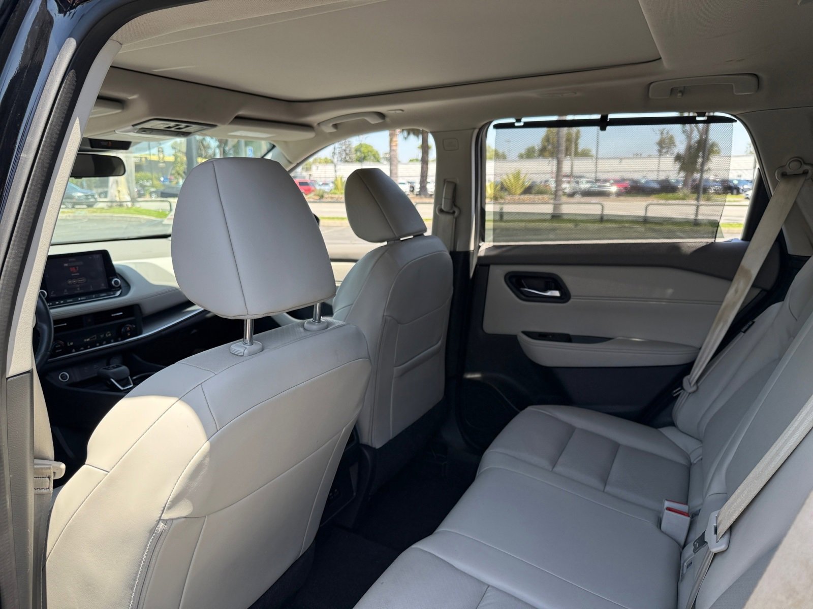 Used 2023 Nissan Rogue SV w/ SV Premium B Package image 17