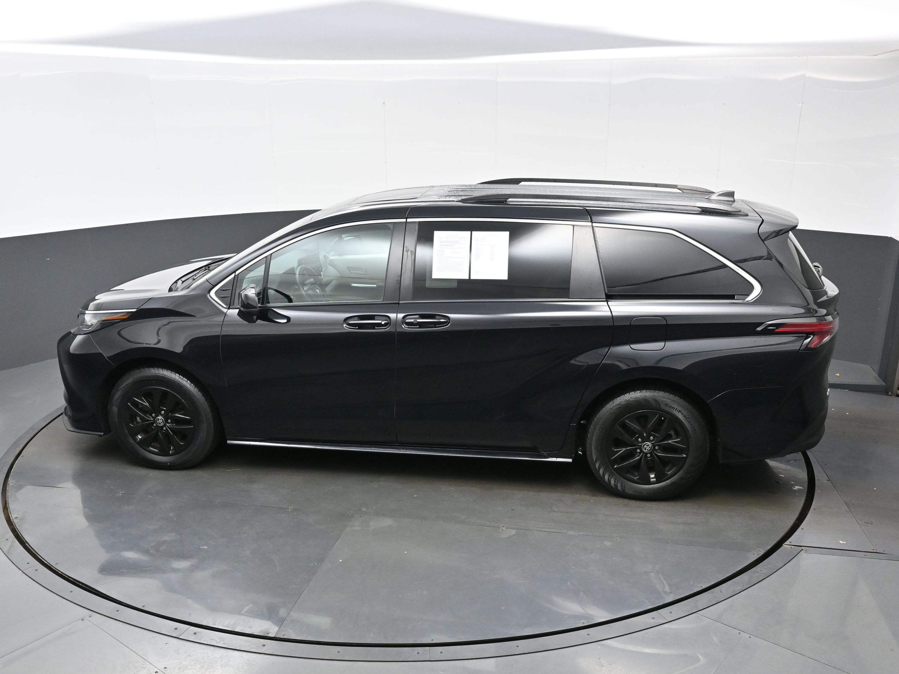 Used 2022 Toyota Sienna LE w/ LE Plus Package AWD/4WD image 37