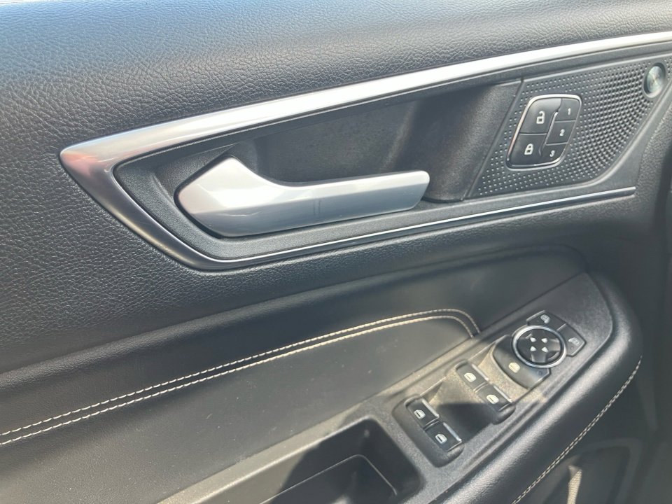 Used 2021 Ford Edge Titanium AWD/4WD image 36