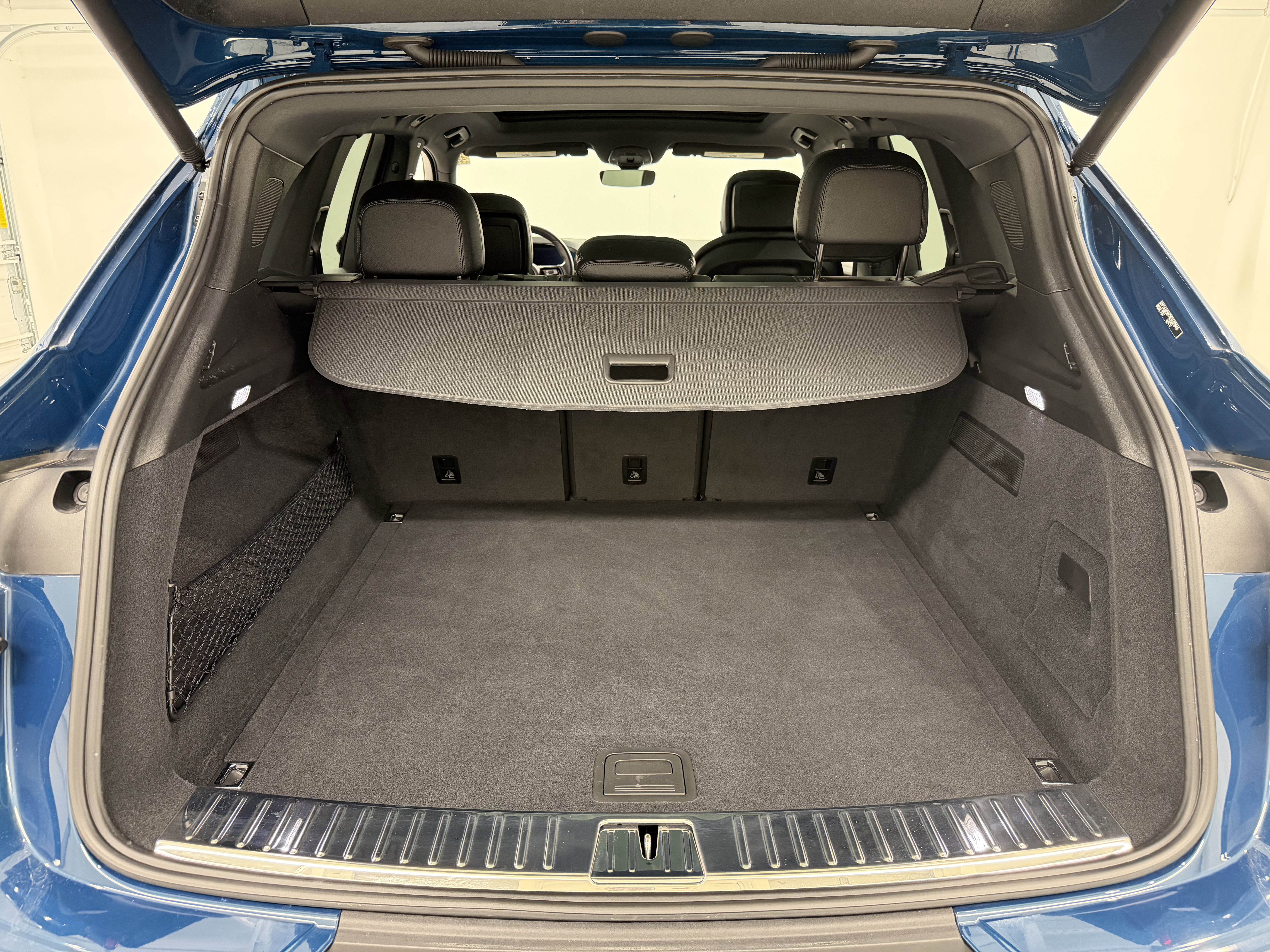 Certified 2024 Porsche Cayenne w/ Premium Package Plus (PFM) image 61