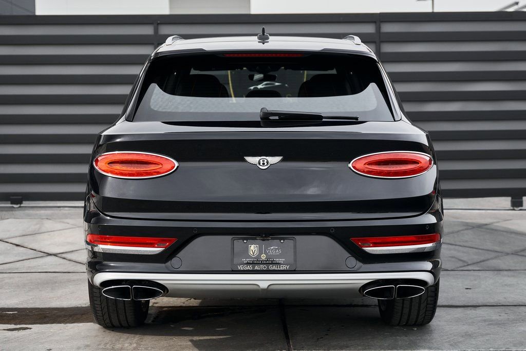 Used 2023 Bentley Bentayga Extended Wheelbase image 16