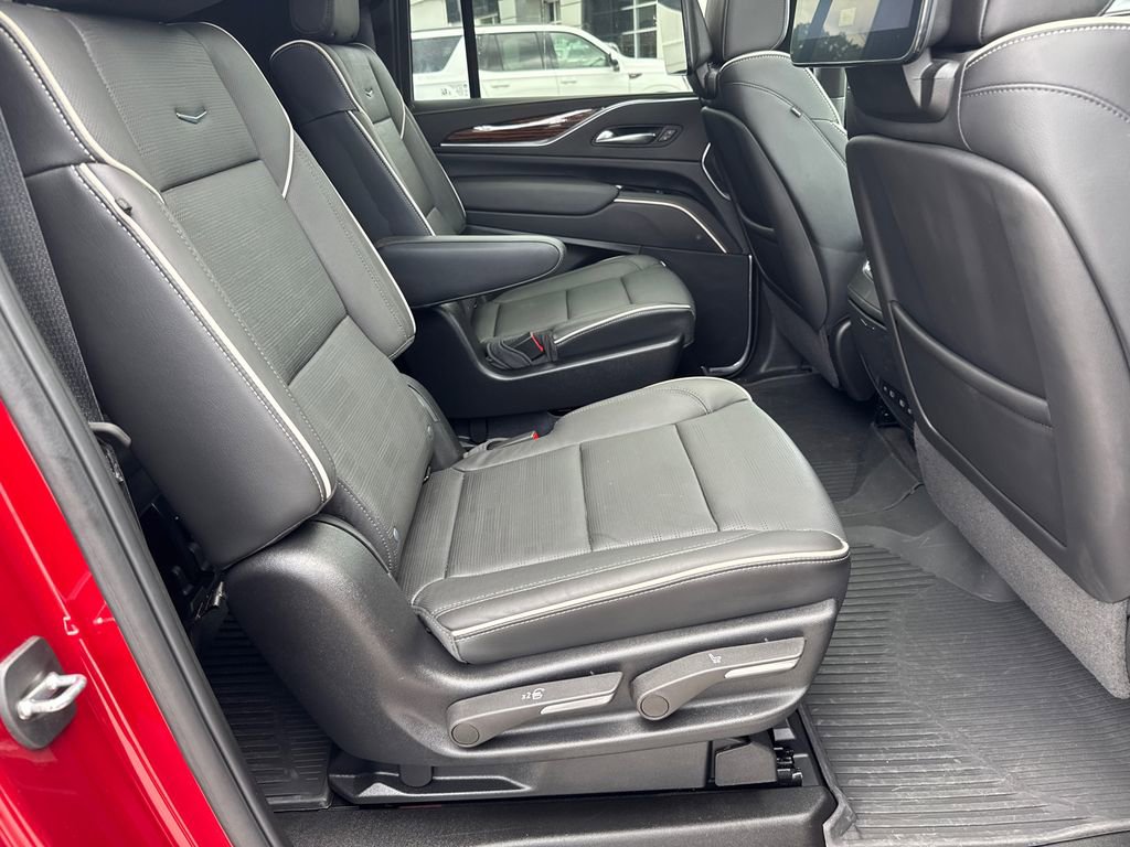 Used 2024 Cadillac Escalade ESV Premium Luxury image 15