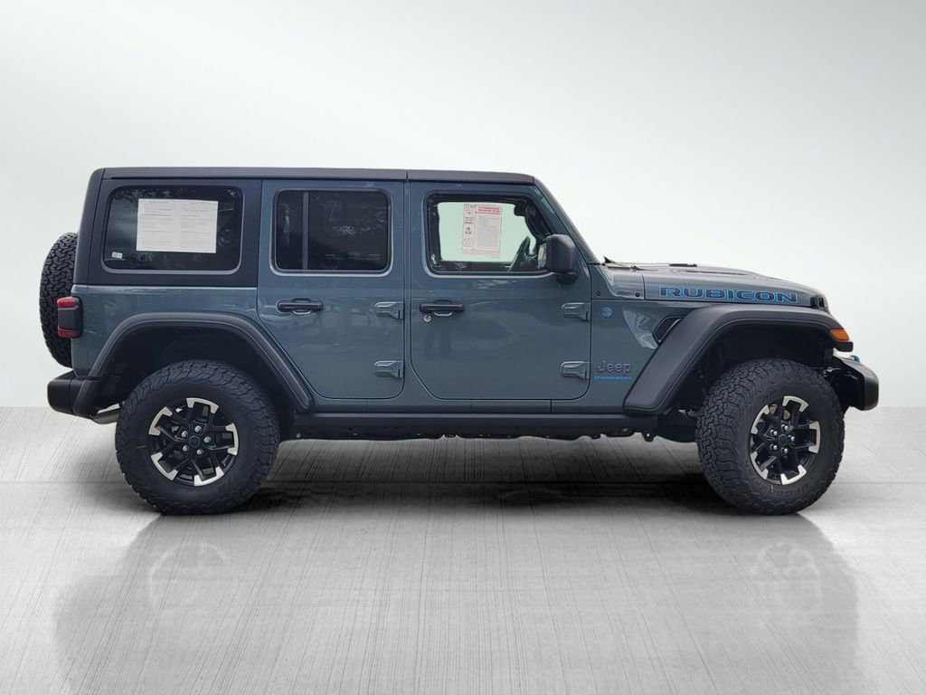 Used 2025 Jeep Wrangler Unlimited Rubicon 4xe w/ Convenience Group AWD/4WD image 3