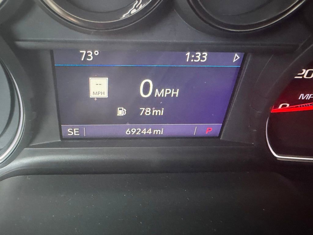 Used 2021 Chevrolet Suburban RST w/ Luxury Package RWD image 12