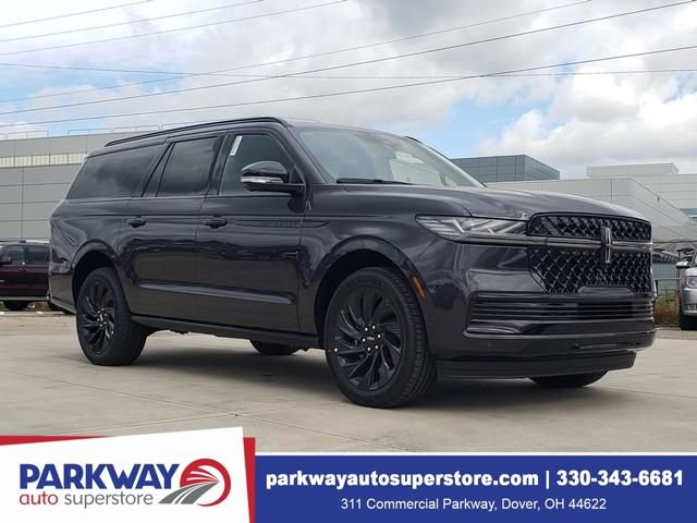 New 2025 Lincoln Navigator L Reserve w/ Jet Appearance Package image 1