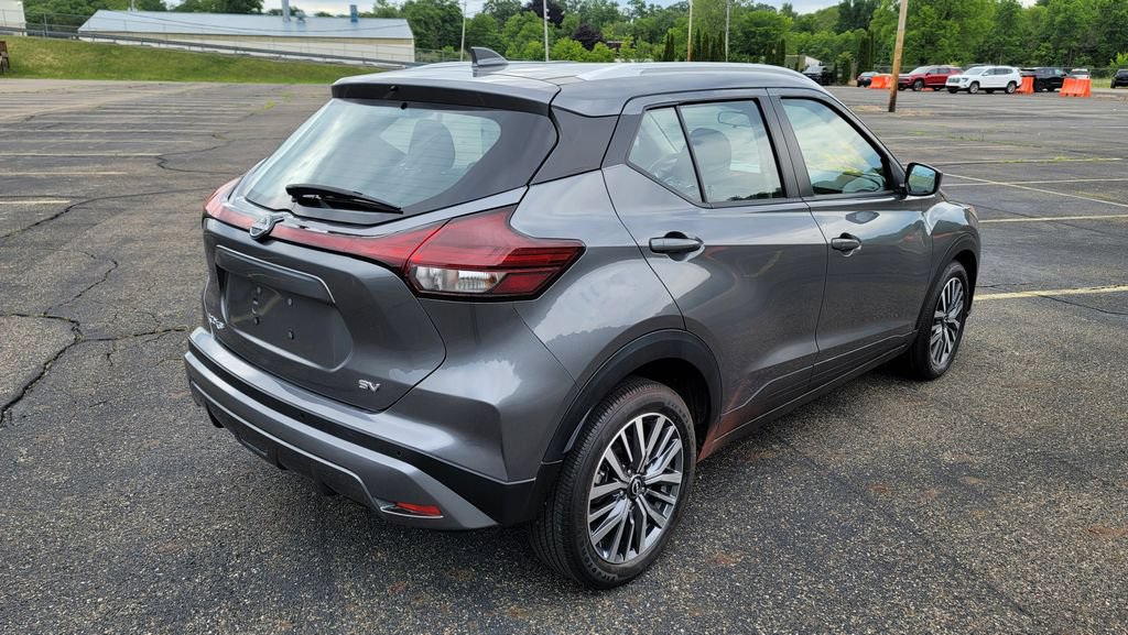 Used 2024 Nissan Kicks SV FWD image 12